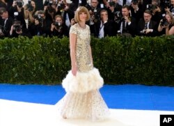 Anna Wintour attends The Metropolitan Museum of Art's Costume Institute benefit gala celebrating the opening of the Rei Kawakubo/Comme des Garçons: Art of the In-Between exhibition on May 1, 2017, in New York.