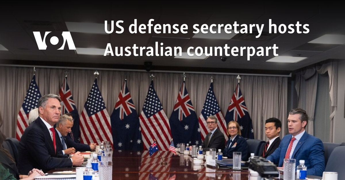 US defense secretary hosts Australian counterpart