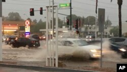 سیل ناشی از بارش در خیابان های لوئیزیانا