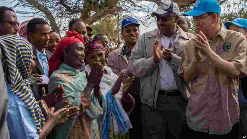 ምክትል ቀዳማይ ሚኒስትር ደመቀ መኮንን (ጸጋም) ዋና-ጸሓፊ ሕ/ሃ ባንኪ ሙን ኣብ ኢትዮጵያ ብደርቂ ዝተጠቕዑ ቦታታት ኣብ ዝበጽሕሉ