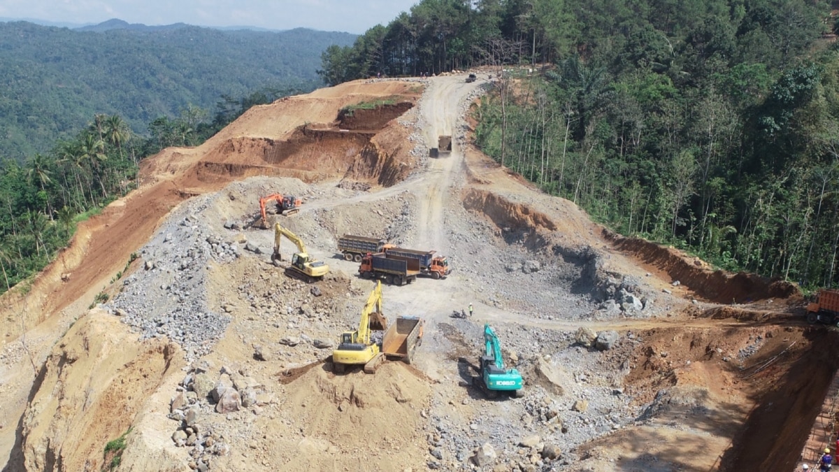 Petani Wadas Bendung Cita-cita Jokowi Bangun Bendungan Tertinggi