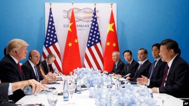 美国总统特朗普与中国国家主席习近平2017年在德国汉堡召开的20国集团峰会期间举行双边会谈。（2017年7月8日）