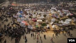 تحریر چوک میں مظاہرین کے خیمے