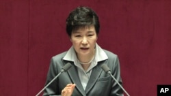 ປະທານາທິບໍດີ ເກົາຫລີໃຕ້ ທ່ານນາງ Park Geun-hye.
