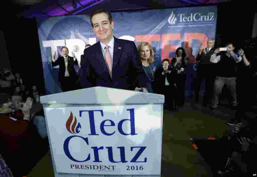 Un des derniers meetings de Ted Cruz, candidat républicain, la nuit avant le caucus à Des Moines, Iowa, 1er février 2016.