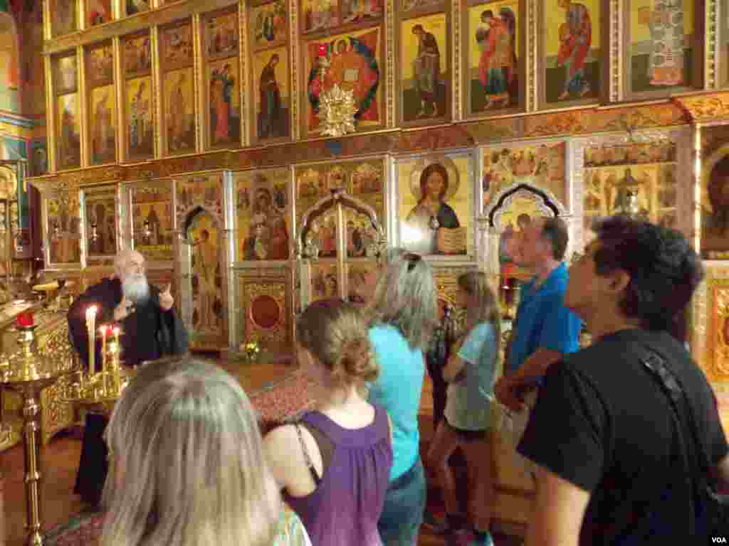 Экскурсия для гостей по православному храму