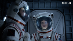 Penampilan Hillary Swank dalam video trailer 'Away' (foto: AP)