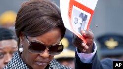 La première dame zimbabwéenne Grace Mugabe lors d’un deuil à Harare, 13 mai 2017.