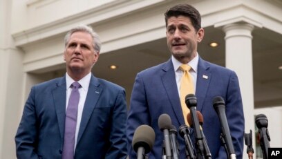 Ông Paul Ryan thông báo cho các phóng viên về ý định của ông Trump sau cuộc họp ở Nhà Trắng