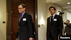 FILE - Sidney Blumenthal (L), a longtime Hillary Clinton friend who was an unofficial adviser while she was secretary of state, arrives to be deposed in private session of the House Select Committee on Benghazi at the U.S. Capitol in Washington, June 16, 2015. 