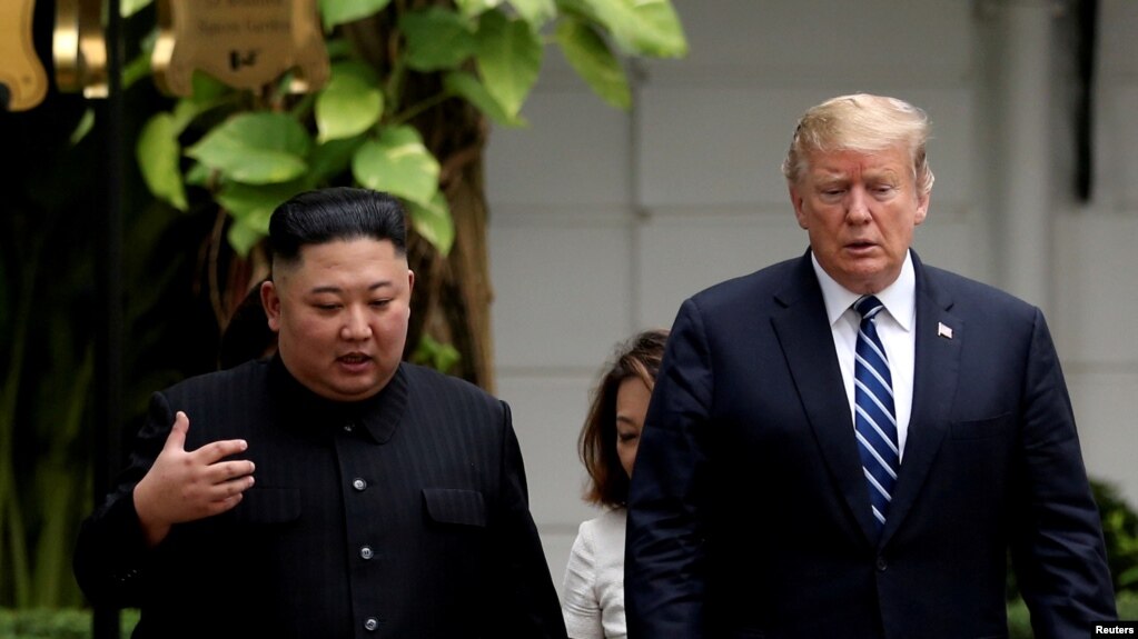 Lãnh đạo Triều Tiên Kim Jong Un và Tổng thống Hoa Kỳ Donald Trump trong cuộc gặp thượng đỉnh lần hai tại Hà Nội tháng 2, 2019. 