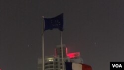 法国驻华使馆设灵堂，接受民众悼念