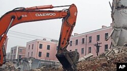 Governo angolano tem demolido nos últimos anos os alojamentos precários de milhares de cidadãos para dar espaço a novas obras as vezes privadas (Foto de arquivo)