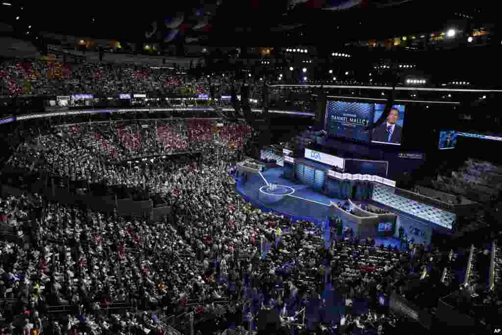 Gavana wa Connecticut Dannel Malloy akizungumza katika siku ya kwanza ya mkutano mkuu wa chama cha Demokratik mjini Philadelphia, Julai 25, 2016.