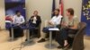 Učesnici rasprave o migrantima u EU info centru.