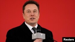 El CEO de Tesla, Elon Musk, asiste a la inauguración de la fábrica de Tesla en Shanghái, China, el lunes, 7 de enero de 2019.