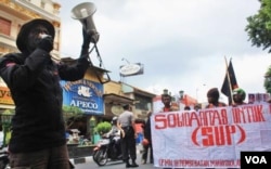 Mahasiswa Papua di Yogyakarta menggelar demo untuk menolak tindak kekerasan di Papua beberapa waktu lalu (foto: dok).