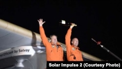 Les pilotes de Solar Impulse 2, Bertrand Piccard et André Borschberg, à Lehigh Valley en Pennsylvanie