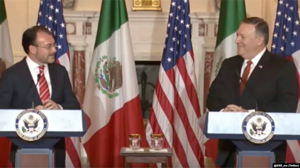 En esta foto de archivo, el secretario de Estado de EE.UU., Mike Pompeo (derecha), aparece junto al canciller mexicano Luis Videgaray en una conferencia de prensa. El Ministerio de RR.EE. de MÃ©xico anunciÃ³ que el secretario Pompeo visitarÃ¡ el paÃ­s el 13 de julio.