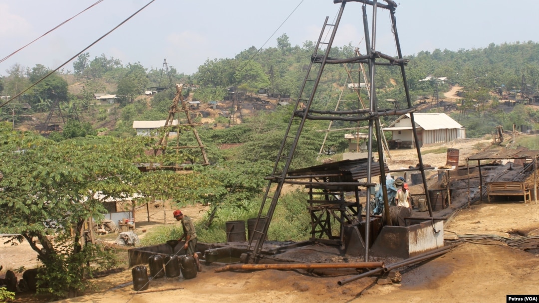 Penambang Tradisional Bojonegoro Mengais Sisa Emas Hitam Wonocolo