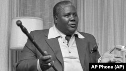 Vaive mutevedzeri wemutungamiri wenyika, VaJoshua Nkomo vakashaya musi wa01 Chikunguru 1999.