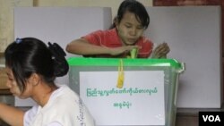 Myanmar election snapshot by VOA's Burmese Service. (November 8, 2105)