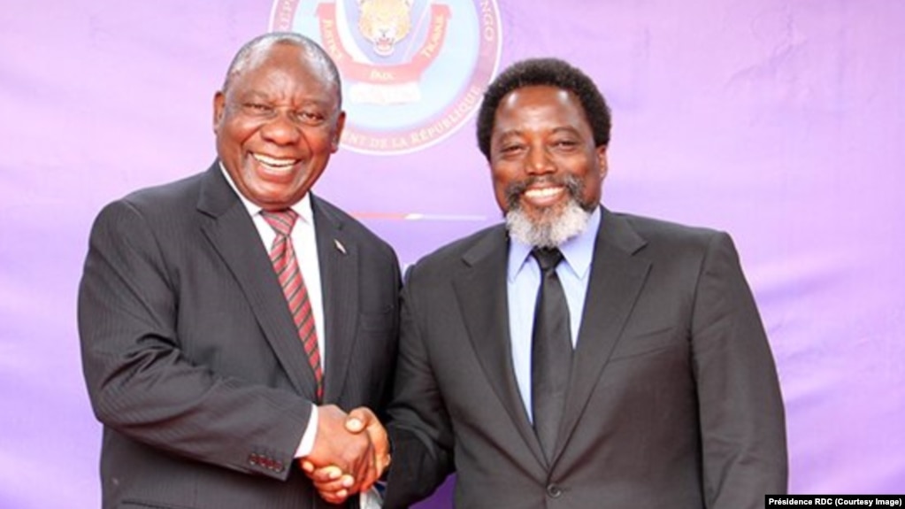Le prÃ©sident sud-africain Cyril Ramaphosa et son homologue congolais Joseph Kabila, Kinshasa, RDC, le 9 aoÃ»t 2018. 