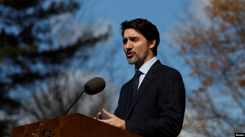 加拿大总理特鲁多在渥太华举行的记者会上发表讲话。（2020年3月13日）