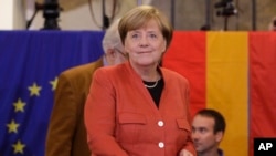 Angela Merkel memenangkan masa jabatan keempat sebagai kanselir Jerman, hari Minggu (24/9). 