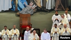 Pope Visits Bethlehem on Second Day of Mideast Trip