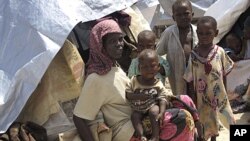 Des Somaliens déplacés par la famine à Mogadiscio, 22 juillet 2011.