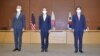 شمالی کوریا امور کے لیے امریکی خصوصی نمائندے سام کم (بائیں) جاپان کے خصوصی سفارت کار تاکے ہیرو فوناکوشی(درمیان) اور جنوبی کوریا کے سفارت کار نوہ کیوڈک (دائیں) ٹوکیو میں کانفرنس کے موقع پر - 14 ستمبر 2021