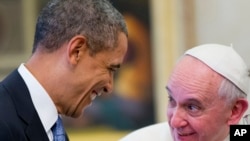 Başkan Obama Vatikan'da Papa Francis ile görüşürken 