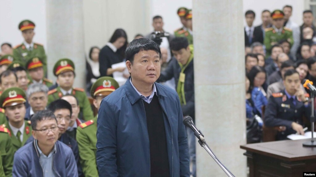 Ông Đinh La Thăng tại phiên tòa ở Hà Nội. (Ảnh: VNA/Doan Tan via REUTERS)