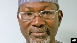 Farfasa Attahiru Jega shugaban hukumar zabe ko INEC