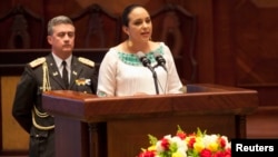 Gabriela Rivadeneira, presidenta de la Asamblea Nacional de Ecuador, impulsa el uso medicinal de la marihuana.