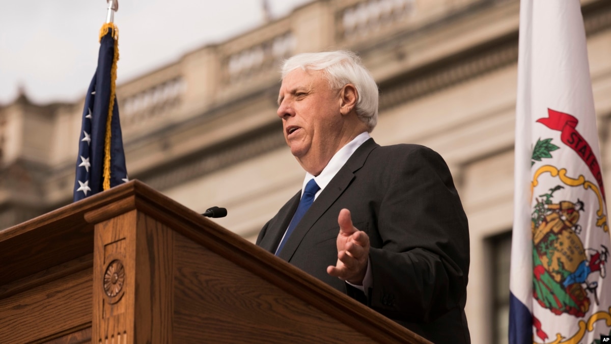 West Virginia Governor, a Democrat, Switches to Republican Party