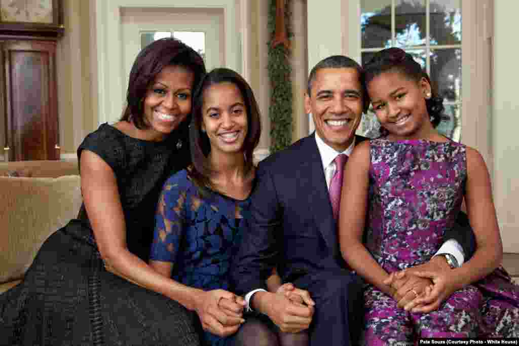 La famille Obama le 11 décembre 2011 à la Maison-Blanche. (Official White House Photo by Pete Souza)