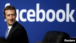 CEO Facebook Mark Zuckerberg, dalam pertemuan di markas Facebook di Menlo Park, California, AS, 27 September 2015. (Foto: dok).