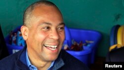 El exgobernador de Massachussetts Deval Patrick se une a un campo de 20 candidatos demócratas a la presidencia de EE.UU.