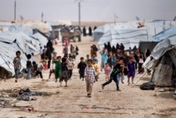 شام کے الہول کیمپ میں مقیم بچوں کی تعداد 27 ہزار کے لگ بھگ ہے۔ یکم مئی 2021 فوٹو اے پی
