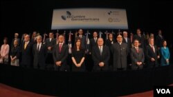 Los presidentes que participaron de la Cumbre Iberoamericana se reunieron para la foto oficial.