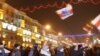 На Октябрьской площади в Минске собралось около 10 тысяч человек