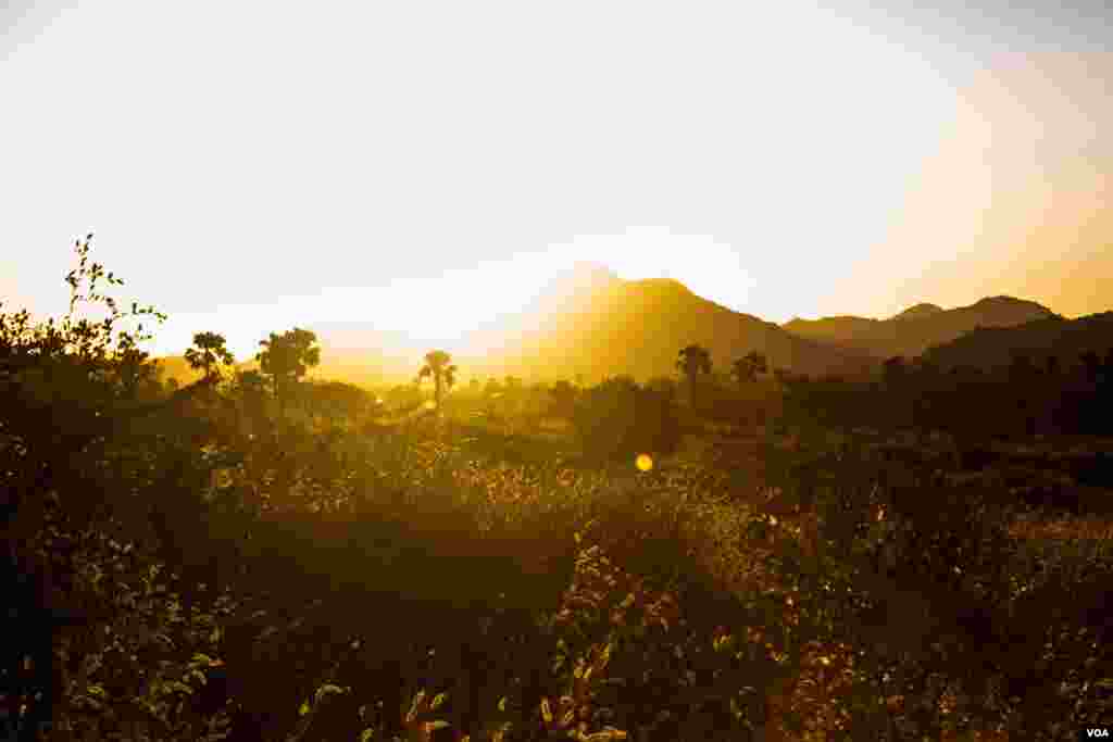 Sun Rises across the planes in Kowalip, Nuba Mountains Sudan. (Adam Bailes/VOA News)