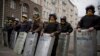 Demonstran Ukraina Bertahan di Ibukota Kyiv
