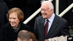 Cựu Tổng thống Jimmy Carter và cựu Đệ nhất phu nhân Rosalynn Carter đến Điện Capitol dự lễ nhậm chức Tổng thống của ông Donald Trump ngày 20/1/2017.
