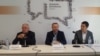 Rade Veljanovski (GDF), Miodrag Milosavljević (Fond za otvoreno društvo) i Aleksandar Olenik (GDF) na tribini Građanskog demokratskog foruma posvećenoj uzbunjivačima.