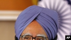 Indian Prime Minister Manmohan Singh speaks during a news conference (File Photo)
