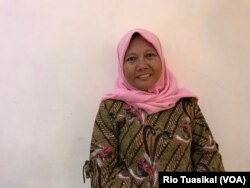 Siti Badriyah, mantan buruh migran di Brunei Barussalam, usai diskusi "Menjaga Suara Buruh Migran pada Pilpres 2019" di gedung Bawaslu, Jakarta, Minggu, 7 Oktober 2018. (Foto: Rio Tuasikal/VOA)