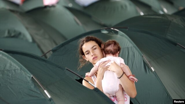 En territorio colombiano se han acondicionado albergues para niños deportados.